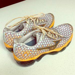 Mizuno Wave Prophecy 3